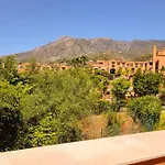Bonito Apartamento En Marbella Con Piscina