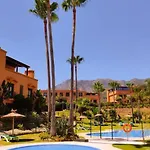 Bonito Apartamento En Marbella Con Piscina