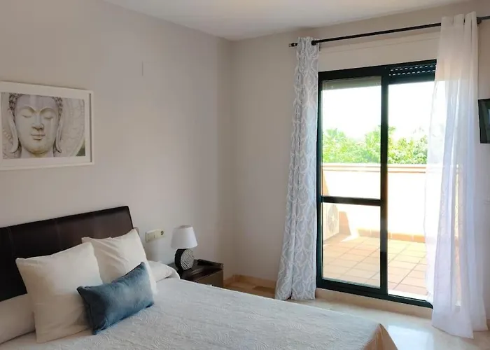 Bonito Apartamento En Marbella Con Piscina